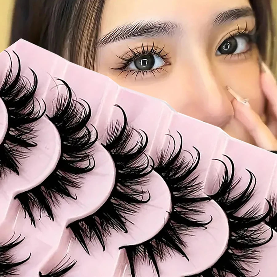 Naturally curled Eyelashes