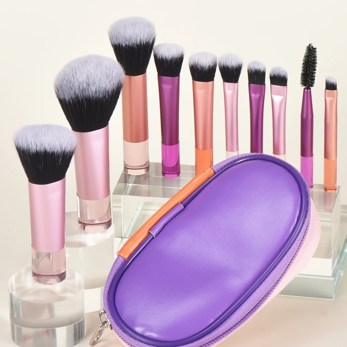 Mini makeup brush set