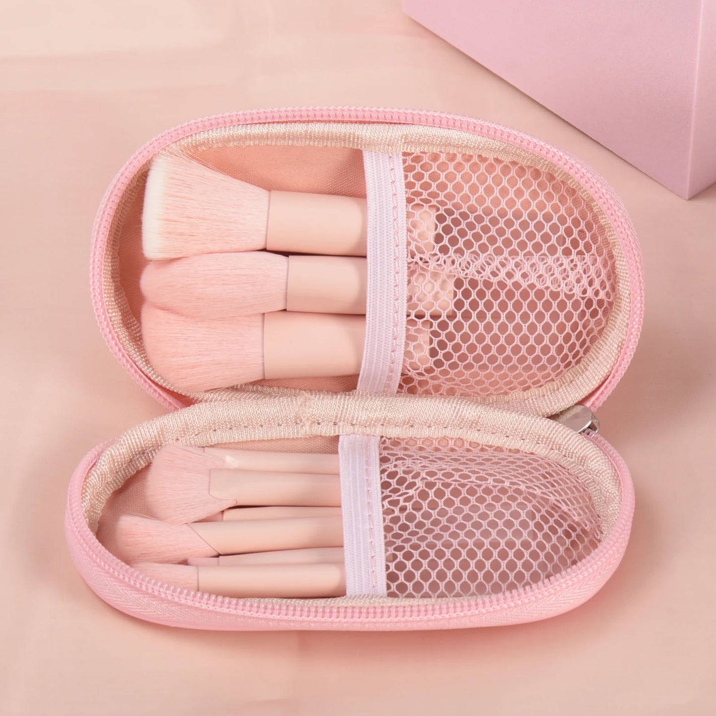 Mini makeup brush set